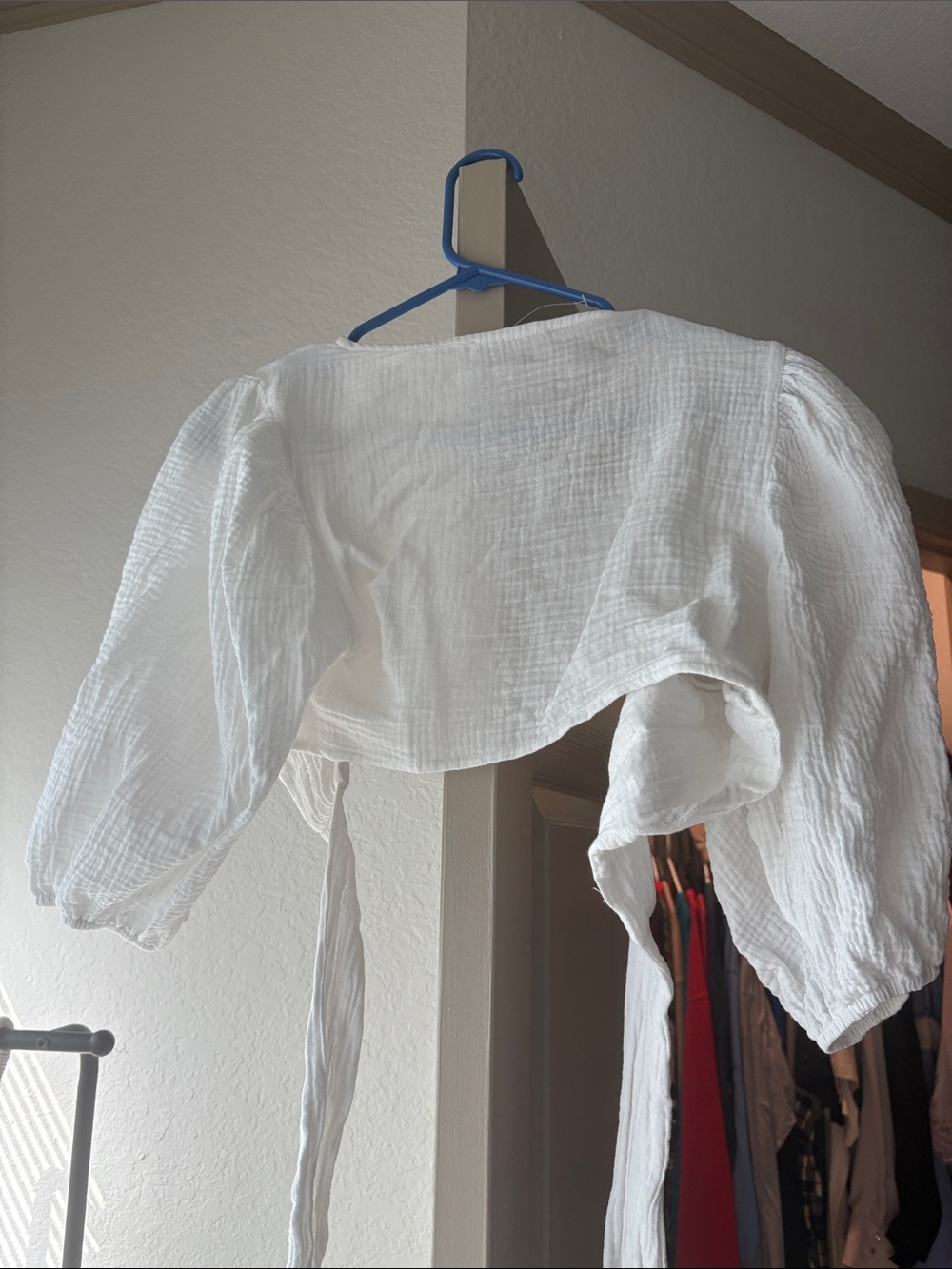 Timing White Textured Cropped Open-Front Top - Picture 2 of 2